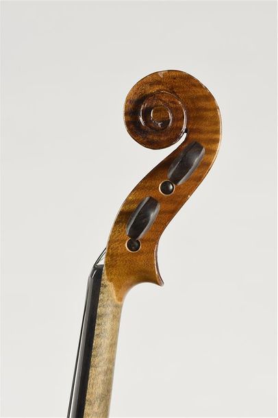 null Violon portant étiquette Stradivarius 1721, fait à Mirecourt vers 1930. Bon...