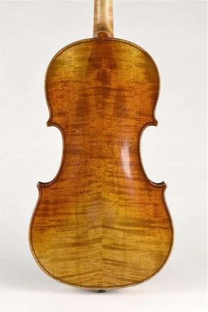 null Violon copie Stradivarius fait à Mirecourt vers 1920. Petite fracture sur une...