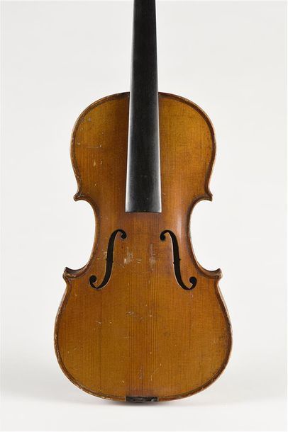 null Violon 3/4 fait à Mirecourt vers 1900, portant étiquette Stradivarius. Deux...