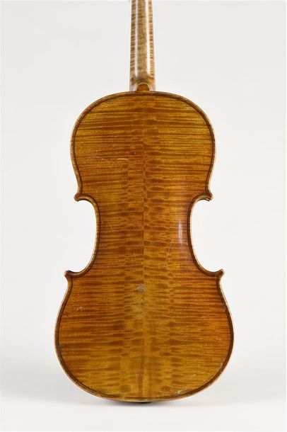 null Violon 3/4 fait à Mirecourt vers 1900, portant étiquette Stradivarius. Deux...