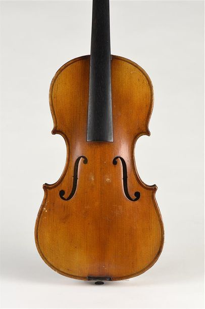 null Violon 3/4 étiquette Stradivarius, Mirecourt vers 1920. Bon état. Joli fond...