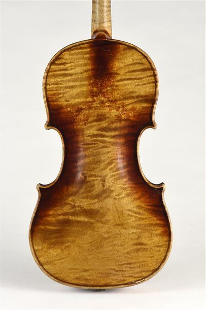 null Violon allemand fait vers 1900, portant étiquette apocryphe d'Amatus. Bon état....