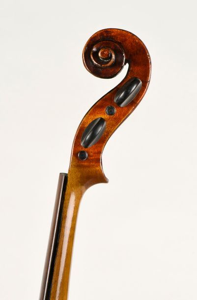 null Violon portant étiquette Stradivarius 1757, époque 1900. Sillet haut manquant...