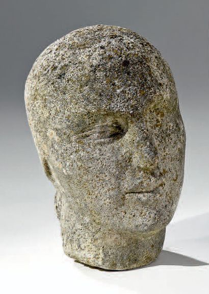 Georges SALENDRE (1890-1985) Tête de femme au chignon
Sculpture en pierre
Petits...