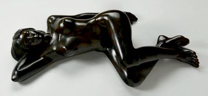 Anne MATHIL (née ne 1944) * Nu endormi, 1996
Epreuve en bronze à patine brune, signée...
