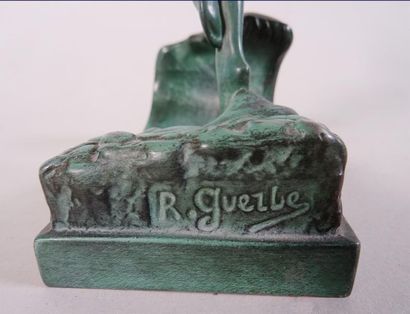 null Raymonde GUERBE (1894-1995) Jeune femme s'élançant dans les flots Régule à patine...