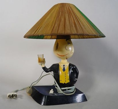 null COGNAC MARTELL Lampe publicitaire en bois laqué polychrome à sujet d'un personnage...