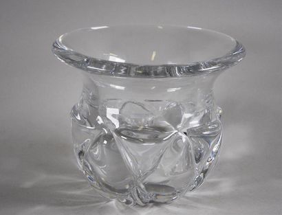 null SAINT LOUIS Vase boule à col évasé en cristal, signé sous la base Cristal Art...