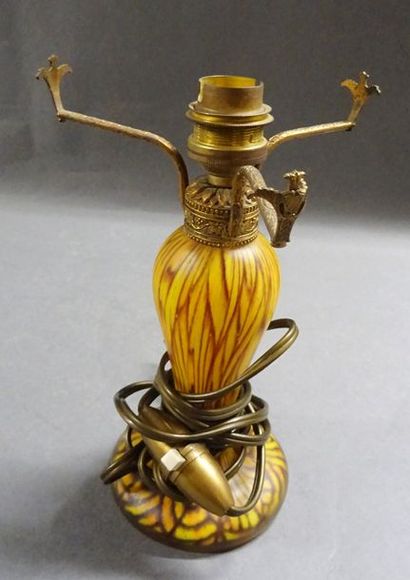 null Travail du XXe siècle Pied de lampe en verre nuagé jaune et brun H. 14,5 cm