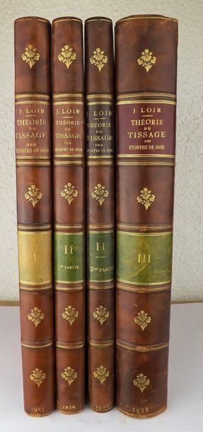 LOIR (J.) Théorie du tissage des étoffes de soie.
Lyon, Desvignes, 1923-28.
3 tomes...