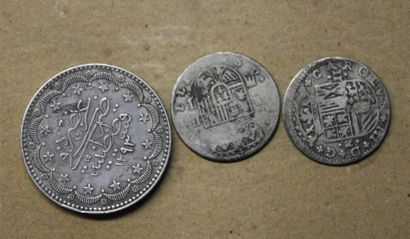 null Lot de 3 monnaies: - Turquie, 5 piastres d'argent Mohamed V, poids: 23,7 g -...