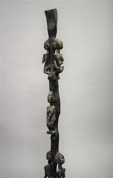 null Canne Afo Nigeria Bois H. 122 cm Provenance : Alain Dufour, Paris Collection...