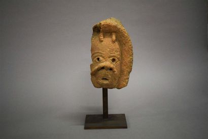 null Fragment de tête Nok Nigeria Terre cuite IIe av. J.C. - IIe siècle ap. J.C....