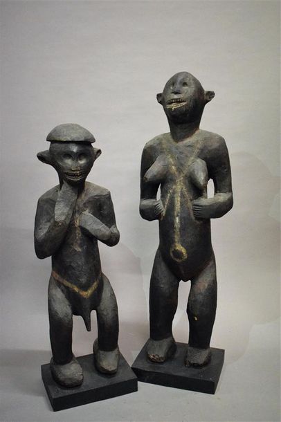 null Deux statues formant couple Chamba Nigeria Bois H. 89 cm et 100 cm Provenance...