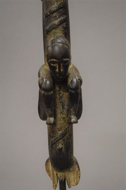 null Fragment de sceptre de style Atie/Ebrie Côte d'Ivoire Bois H. 35 cm Provenance...