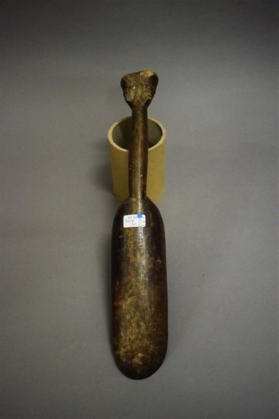 null Cuillère cérémonielle Dan Côte d'Ivoire Bois H. 56 cm Provenance : Ancienne...