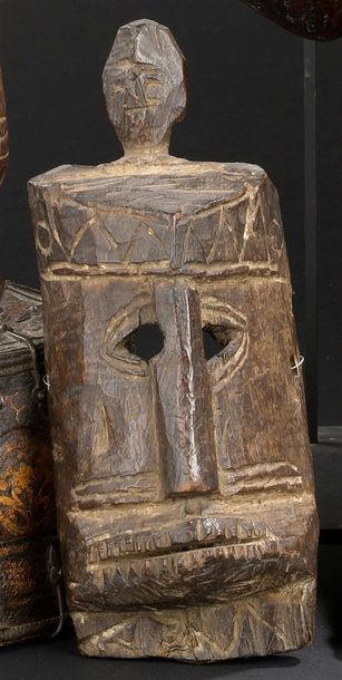 null Masque chamanique, Népal Bois sculpté d'un visage XXe siècle H. 26 cm Ancienne...