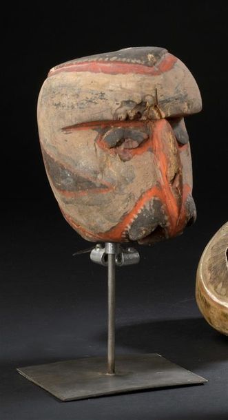 null Tête Abelam Papouasie Nouvelle-Guinée, Maprik, H. 14,5 cm Tête en bois au visage...