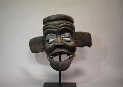 null Masque Idiok de la société Ekpo, Ibibio Nigeria Bois H. 36 cm Provenance : Galerie...