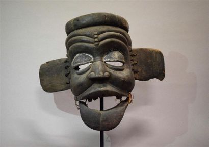 null Masque Idiok de la société Ekpo, Ibibio Nigeria Bois H. 36 cm Provenance : Galerie...