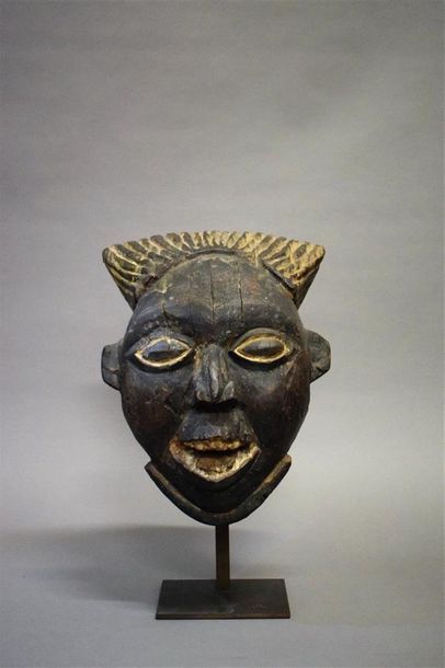 null Masque Bamoun Cameroun Bois H. 30 cm Provenance : Galerie 62, Paris Collection...