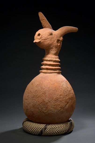 null Vase votif surmonté d'une tête zoomorphe Bankoni - Mali Terre cuite H. 42 c...