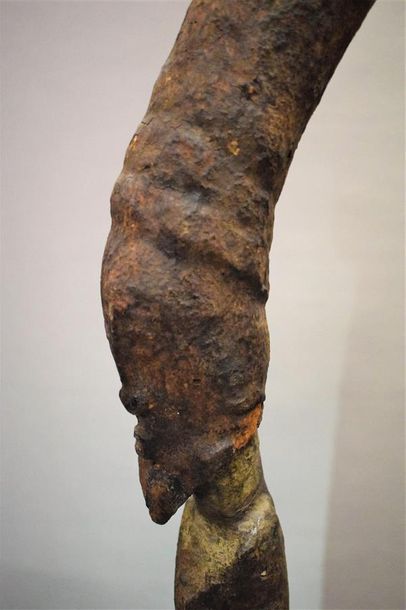 null Statue Dogon Mali Bois H. 145 cm Provenance : Collectée par Jean Herment dans...
