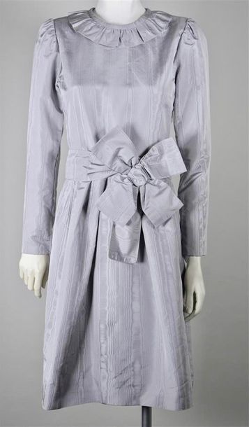 null CHRISTIAN DIOR Automne-Hiver 1979 n°12139, par MARC BOHAN. Robe en faille de...