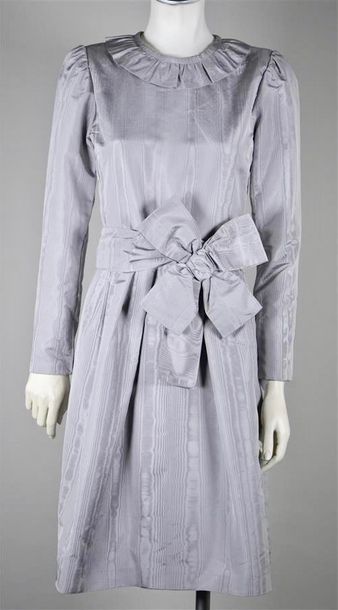 null CHRISTIAN DIOR Automne-Hiver 1979 n°12139, par MARC BOHAN. Robe en faille de...