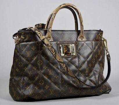 null LOUIS VUITTON Edition limitée. Sac CABAS ETOILE, M40402, en toile monogram matelassée,...