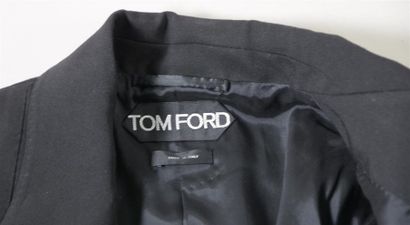 null Tom FORD, 2017. Veste à basque en gabardine de laine et polyester noir à surpiqûres...