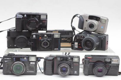 null Ensemble de neuf appareils photographiques compacts et divers : appareil Pentax...