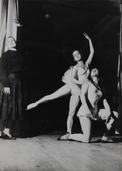 null DANSE, Rudolf Noureev et une partenaire sur scène, jeunes danseuses classiques....