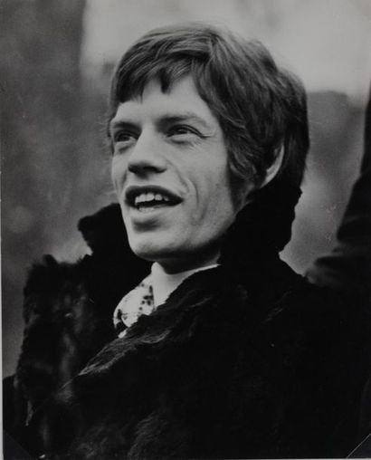 null MUSIQUE. Anonyme. Portrait de Mick Jagger. Tirage argentique sous passe-partout....