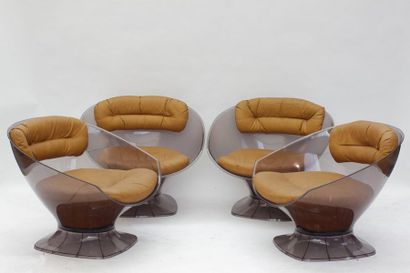 null Suite de quatre sièges design en plexiglass, garnissage en cuir; vers 1980