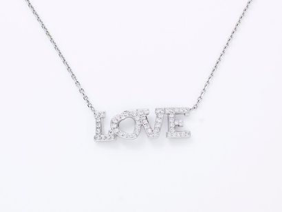 null Collier en or gris 750 millièmes retenant un pendentif ''LOVE'' habillé de diamants...