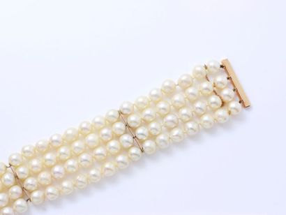 null Bracelet articulé composé de 4 rangs de perles de culture baroquées d'environ...