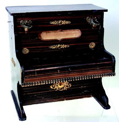 null Charmant petit piano époque Napoléon III en placage de palissandre avec petites...