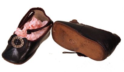 null Paire de souliers BRU (Signés B) en cuir bruns