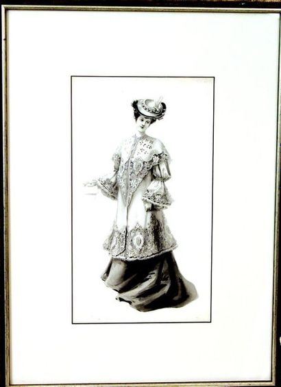 null Aquarelle en couleurs représentant une femme habillée à la mode de 1900. encadrement...
