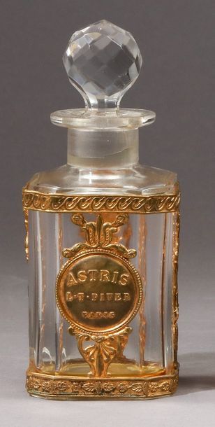 null Louis Toussaint Piver - "Astris" - (années 1910)

Flacon carafon en cristal...