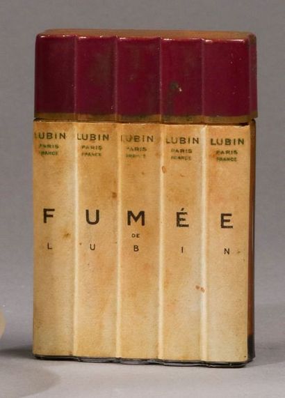 null Lubin - "Fumée" - (années 1930)

Amusant flacon surréaliste en verre incolore...