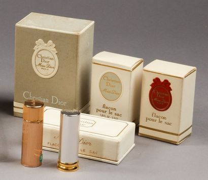 null Christian Dior - "Le Rouge à Lèvres de Coiffeuse" - (1955)

Deux étuis de rouge...