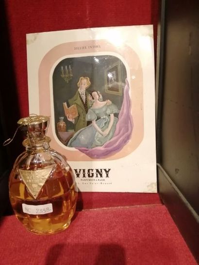  VIGNY - "Heure intime" (années 40) Flacon avec parfum d'origine, accompagné de sa...