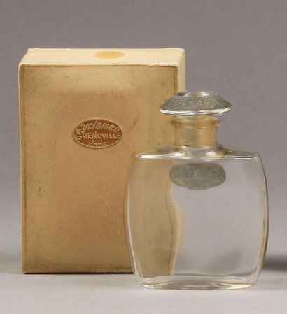  Grenoville - "Cyclamen" - (années 1920) 
Présenté dans son coffret en carton gainé...