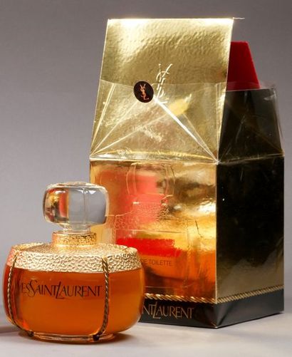 null Yves Saint Laurent - "Champagne" - (1993)

Présenté dans son étui carton doré...