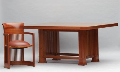 null Frank LLOYD WRIGHT (1867-1959), Cassina éditeur

Table modèle "Husser" à plateau...