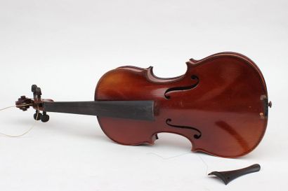 null Violon en l'état portant une étiquette : Medio Fino avec étui   (en l'état)