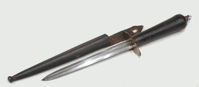 null Poignard de marine

Modéle 1833, fourreau fer ( 2ème modèle) la garde en laiton...