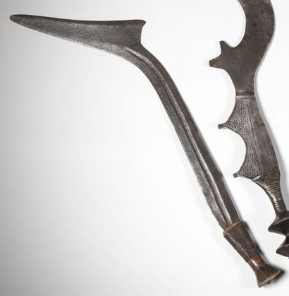 null NZAKARA/ZANDE, Congo D.R.C. Wrought iron long blade ribbed jet knife, wooden...